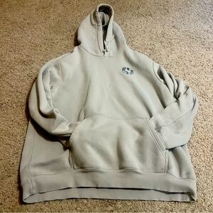 H&M Men’s Graphic Hoodie, Size L, Light Gray – Dynamic Design
